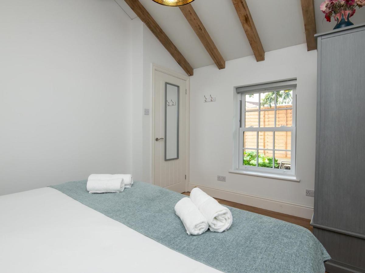 Pass The Keys Charming Garden Cottage With Parking Bath Eksteriør billede